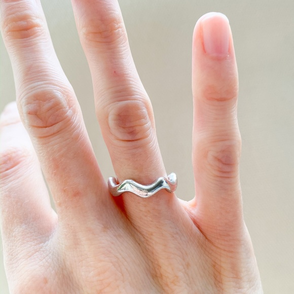 Tiffany & Co. | Elsa Peretti Wave Ring - Picture 1 of 4